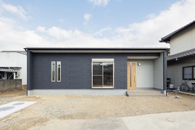 洗練されたデザインと、家事ラク動線が魅力の平屋